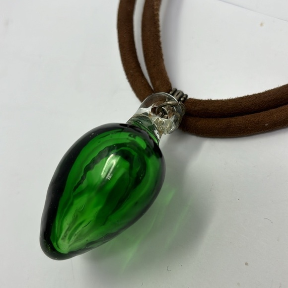 Blown glass heart necklace - Picture 5 of 6